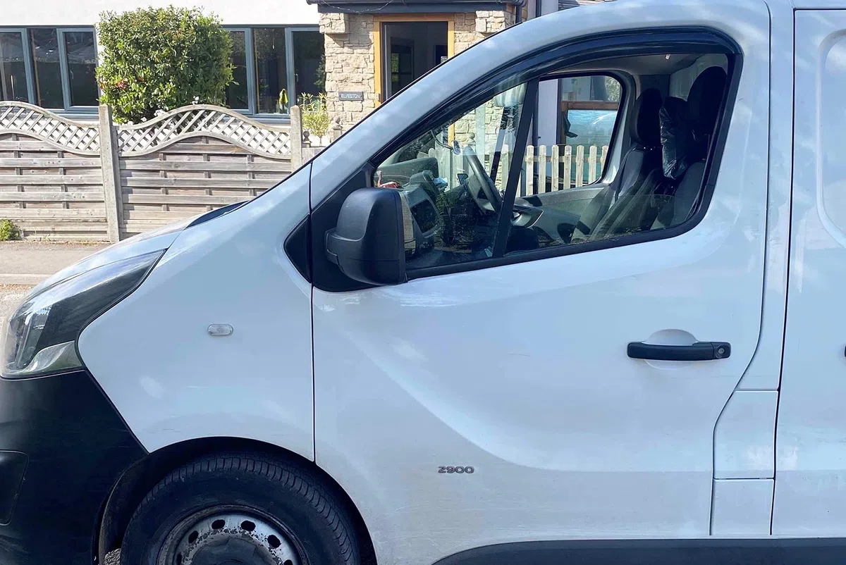 Auto Clover Windabweiser Set für Opel Vivaro MK2 2015-2019 (2 Stück)
