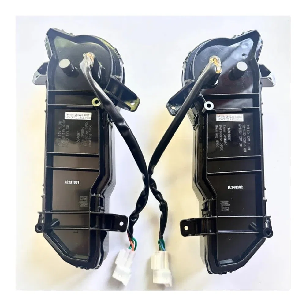 Hinten Links/Rechts Rücklicht Assy von 2021-2024 Weiß Stecker for CFMoto Cforce 800 1000 ATV Quad 9AWA-160210-40001 9AWA-160220-40001(Left and Right)