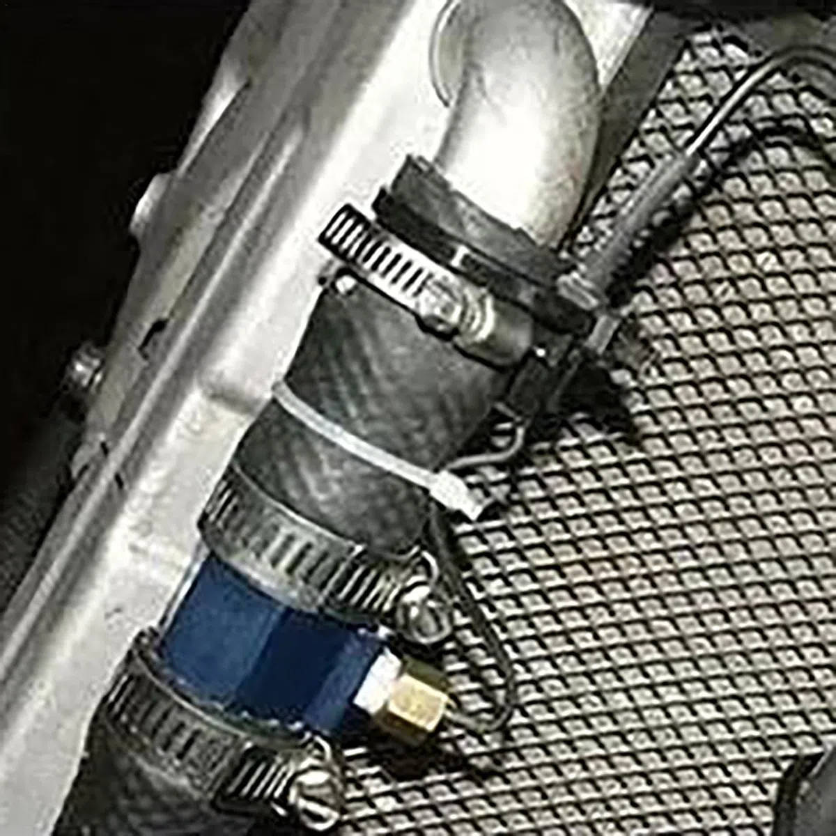 20 mm Sensor-Messgerät, Heizkörperschlauch-Adapter, Wassertemperatur-Verbindungsrohrtemperatursensor, Messgerät, Heizkörperschlauch-Adapter mit 2 Klemmen, Aluminiumlegierung, Wassertemperaturmesser,