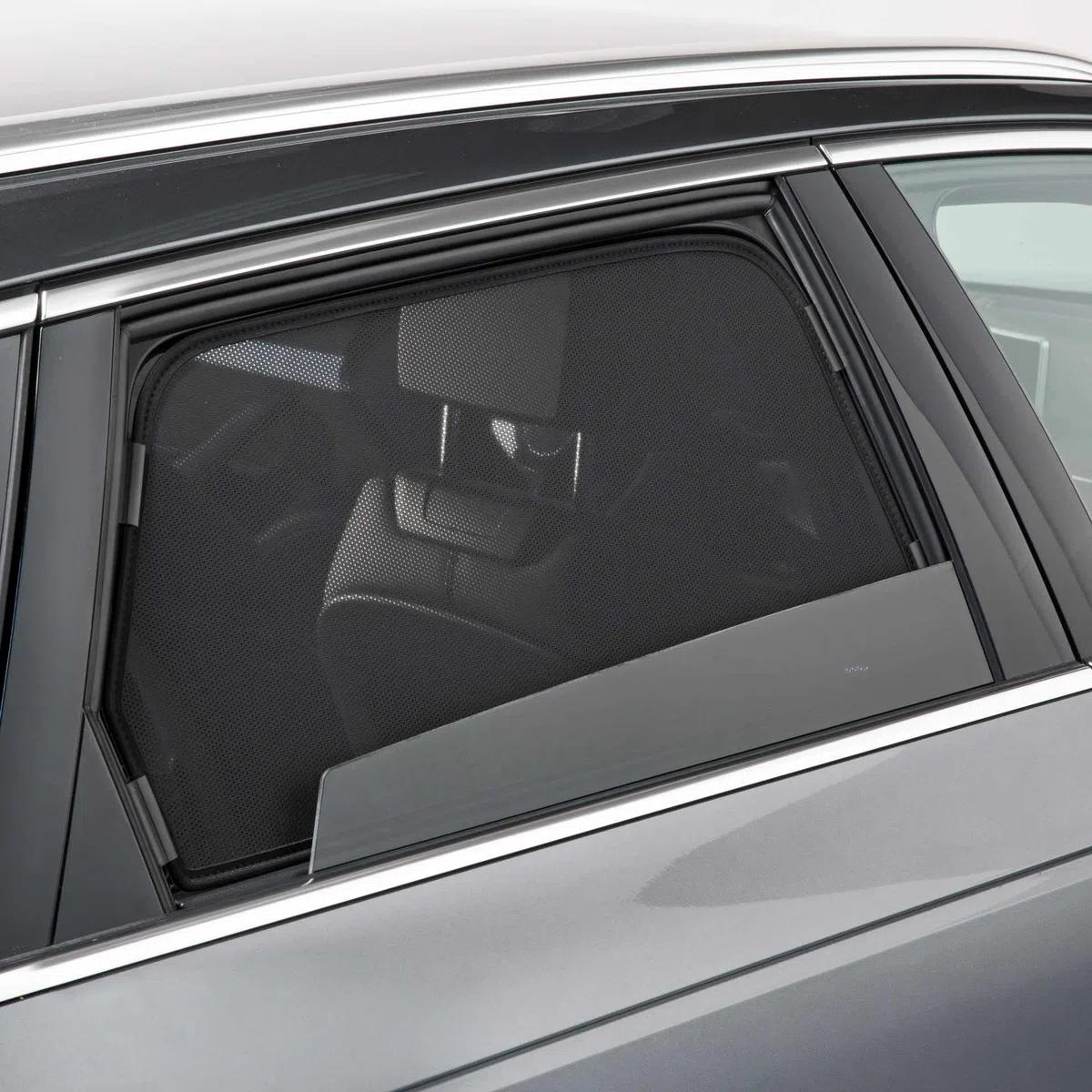 Premium SunClip Auto Sicht- & Sonnenschutz kompatibel mit Dacia Spring 2024- INKL Tasche
