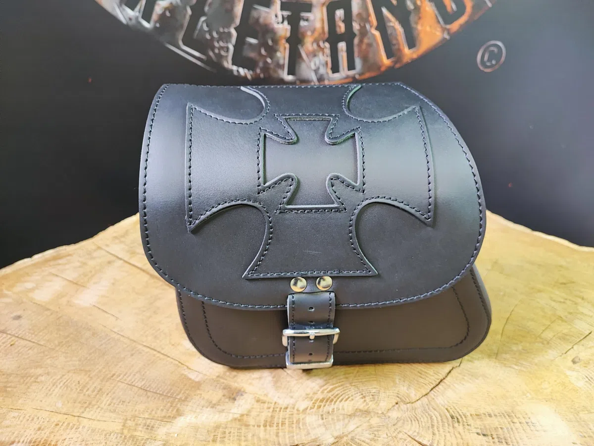 Schwingentasche Dyna Malteser schwarz kompatibel mit Harley Davidson Dyna Street Bob Fat Bob Low Rider Sporty Tasche Schwinge Koffer Sportster Reisetasche