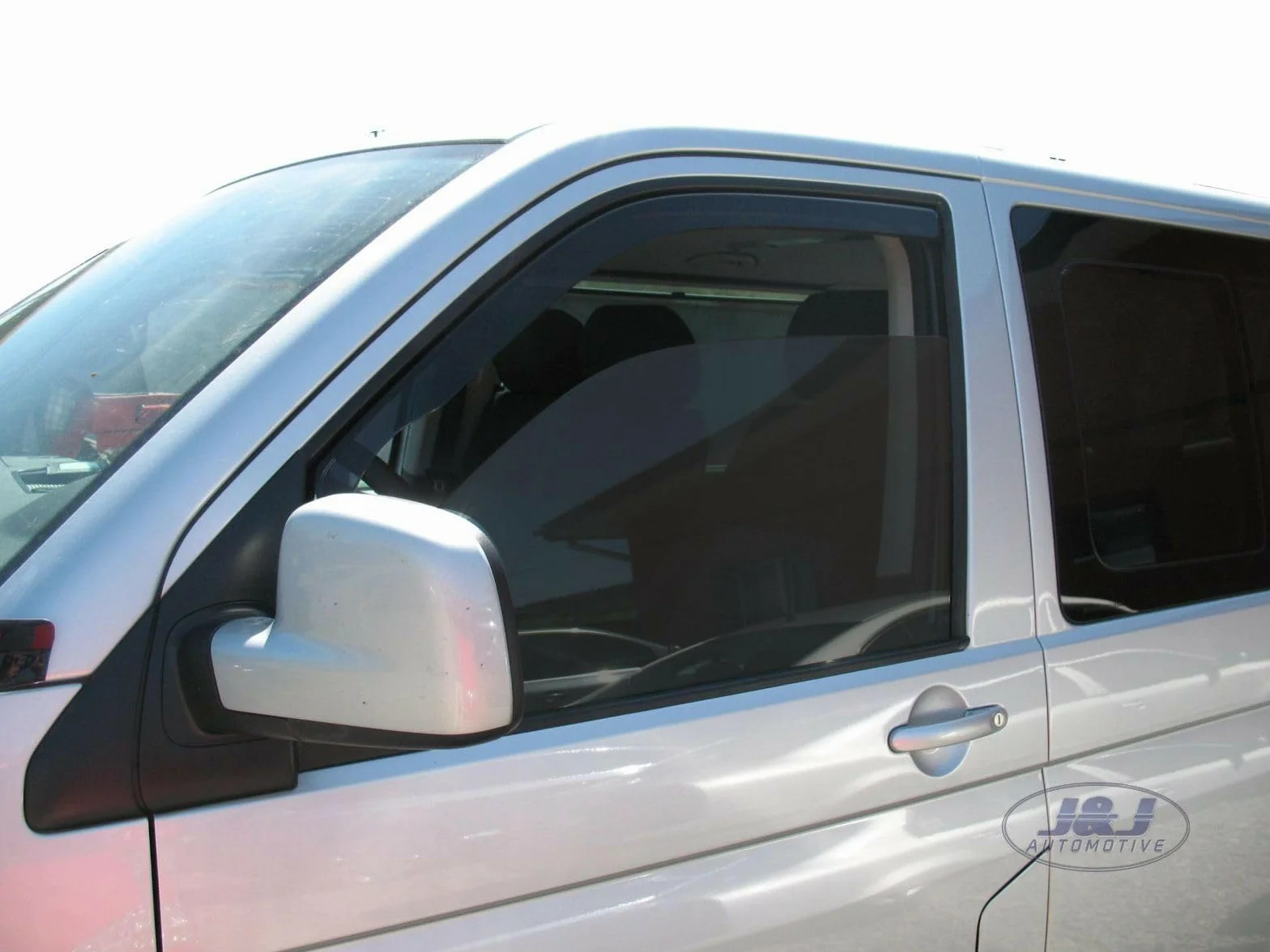 J&J AUTOMOTIVE Windabweiser für Volkswagen Caravelle 2003-2016 2tlg, Heko Regenabweiser Vorne Getönt Dunkel