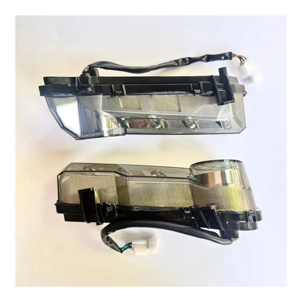Hinten Links/Rechts Rücklicht Assy von 2021-2024 Weiß Stecker for CFMoto Cforce 800 1000 ATV Quad 9AWA-160210-40001 9AWA-160220-40001(Left and Right)