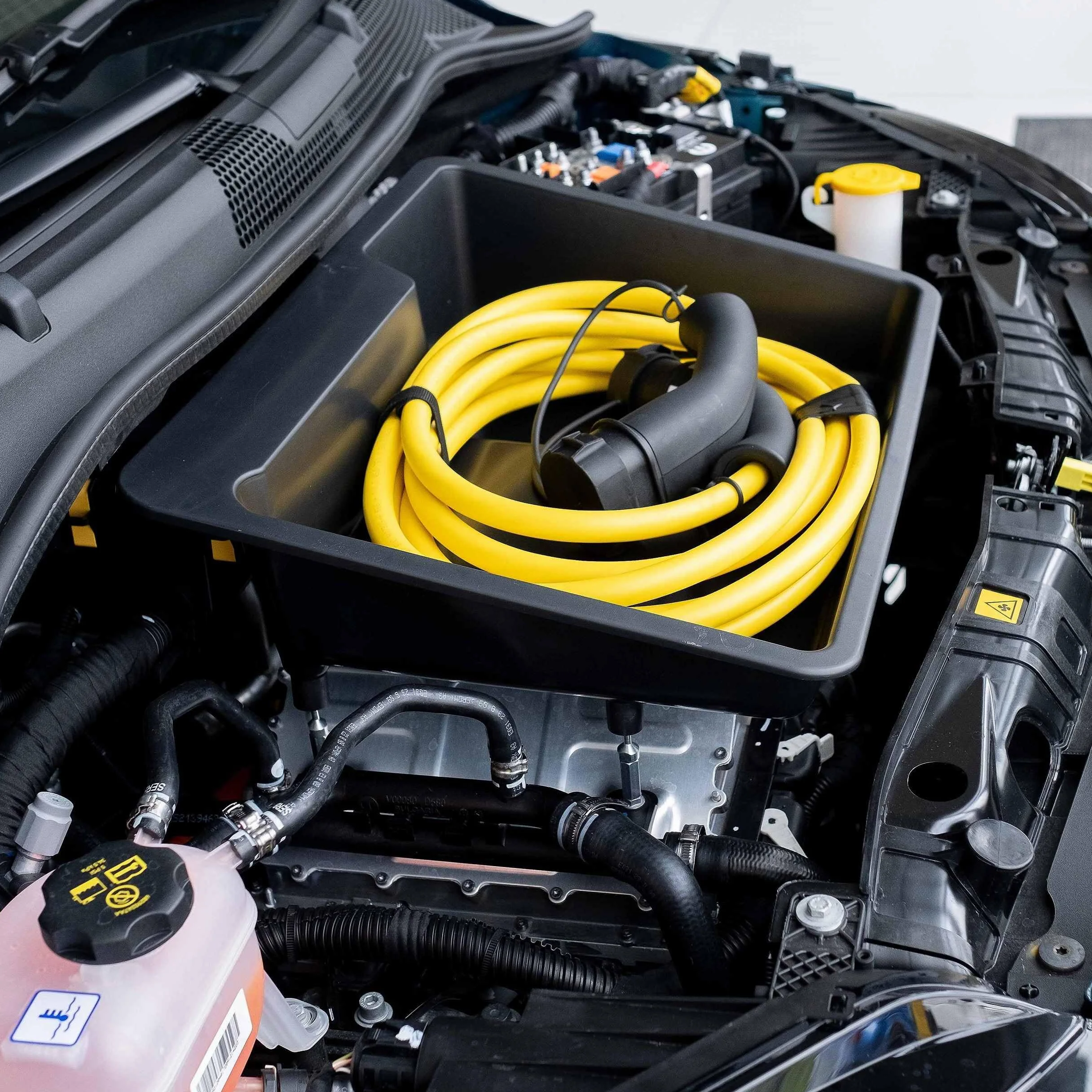 rati Frunk kompatibel für FIAT 500e 2020- |Erweiterter Front-Stauraum. Perfekt für Ladekabel, Zubehör & Werkzeuge. Hervorragende Passgenauigkeit, einfache Montage, höchste Qualität