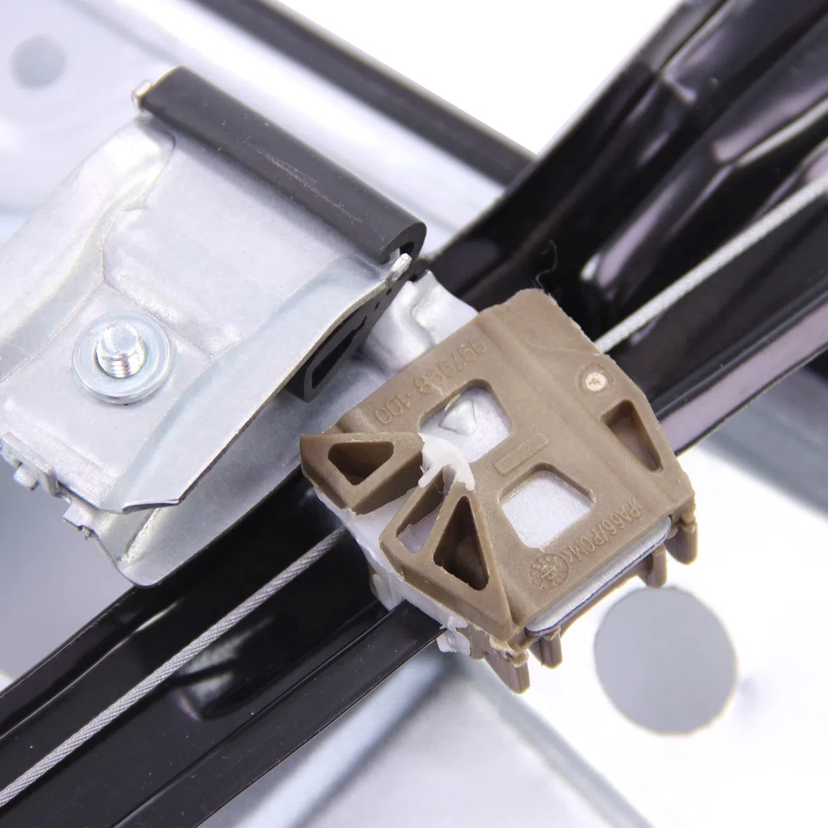 BESTPRICE 1x Fensterheber vorne links elektrisch ohne Elektromotor mit Anschraubplatte Kompatibel mit VW BORA I (1J2), BORA Variant (1J6), GOLF 4 (1J1), GOLF 4 Variant (1J5)