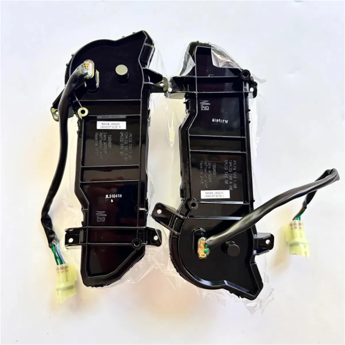 Rücklicht hinten Links/rechts von 2017–2020, gelber Stecker for CF Moto Cforce 800 1000 ATV Quad 9AWA-160210 9AWA-160220(9AWA-160220 Right)