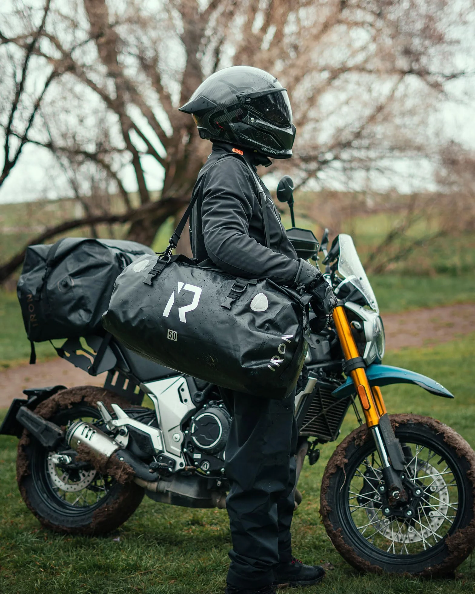 IRON JIA'S Motorradtasche Gepäckrolle wasserdichte Hecktasche Satteltasche Reisetasche 50L Schwarz
